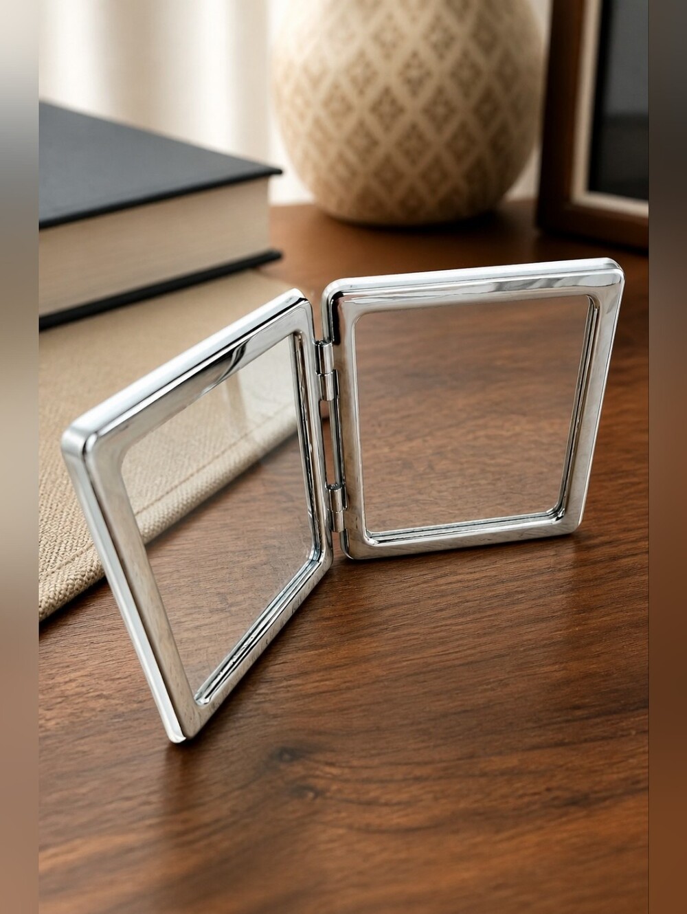 Compact Mirror - Picture 2 of 2